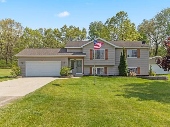 4710 Flat River Trl, Belding, MI 48809