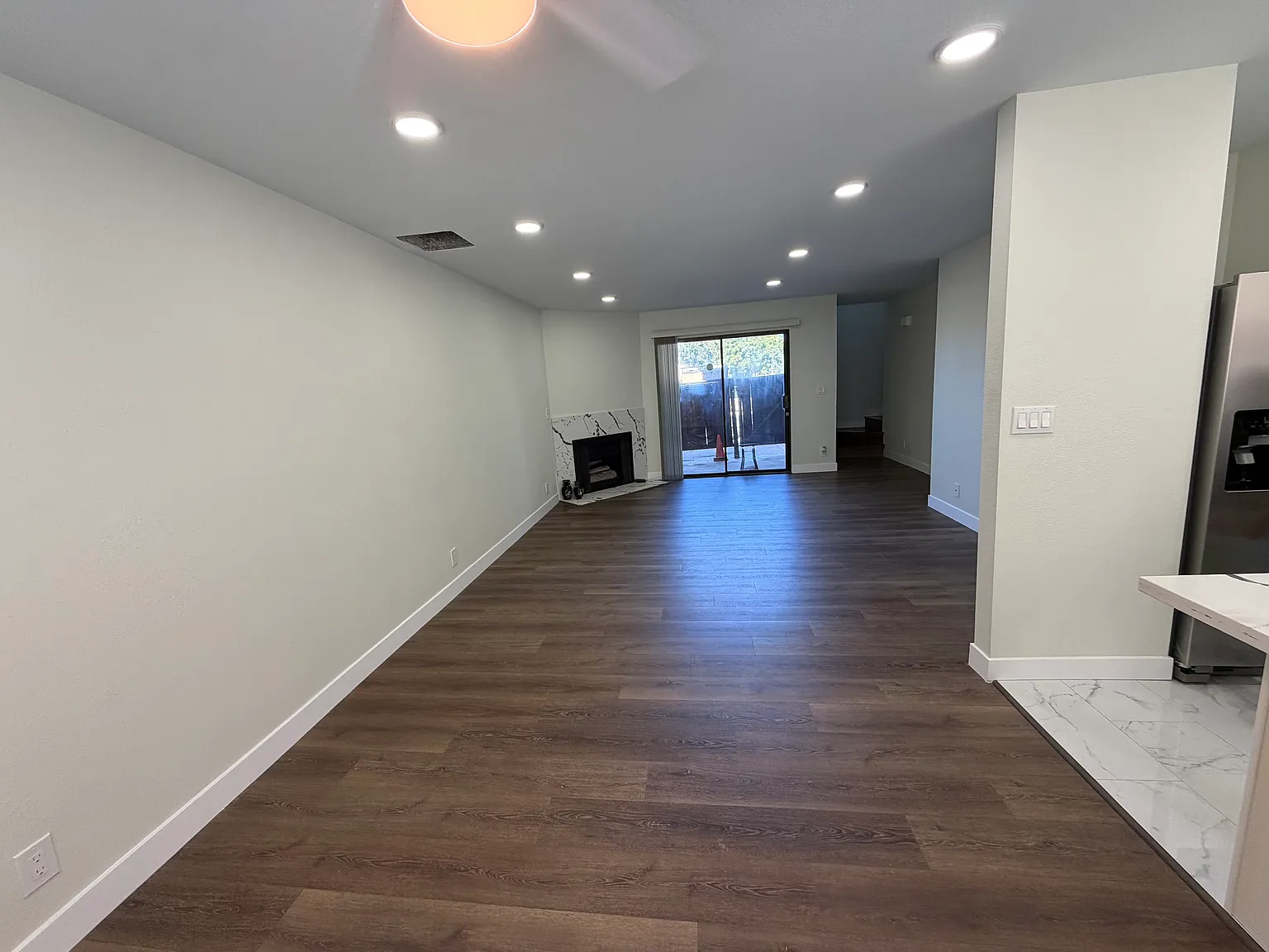 2 bed, 2.5 bath, 1329 sqft, $3,800 — Photo 4
