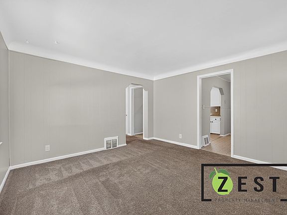 3rd image of 8262 Rosemont Ave