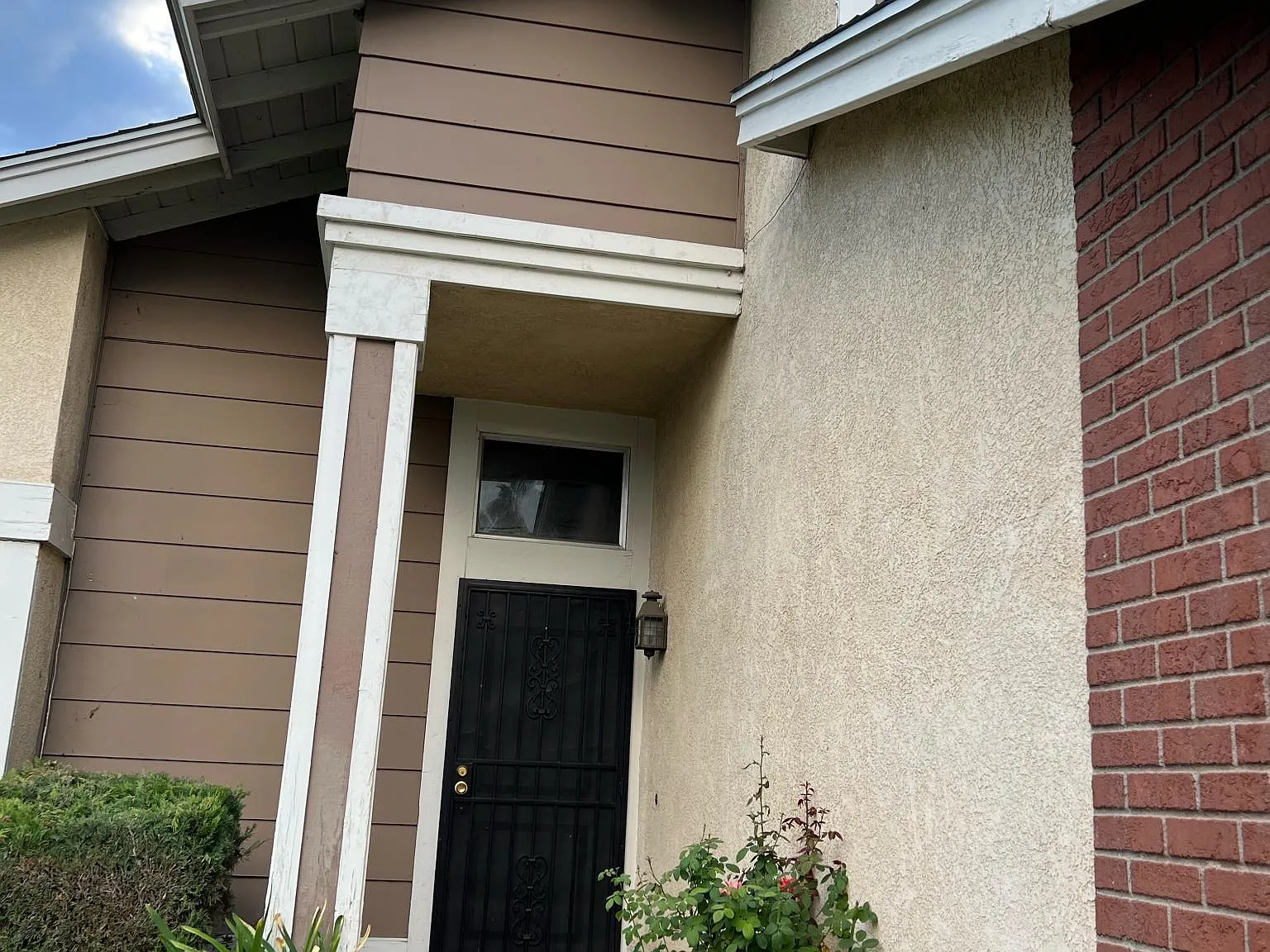 2265 La Salle Ave — Photo 4