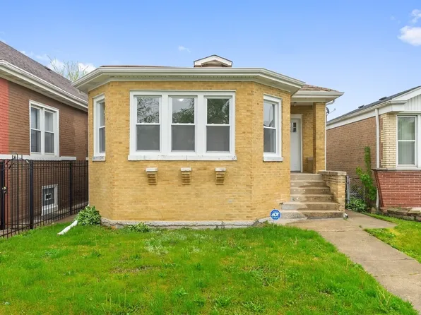 12407 S Racine Ave, Calumet Park, IL 60827