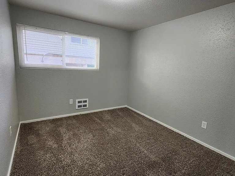 Hawaiian Apartments — Photo 47