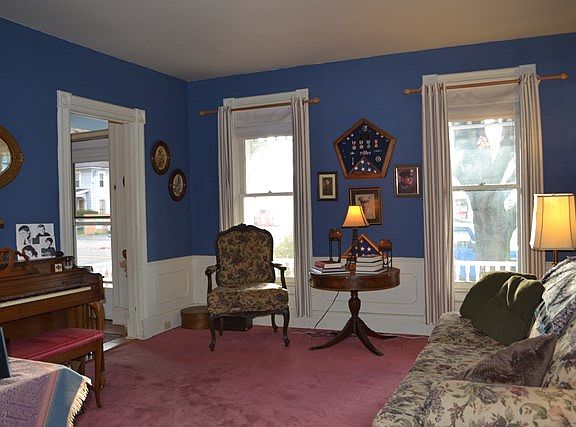 3rd image of 360 Walnut St