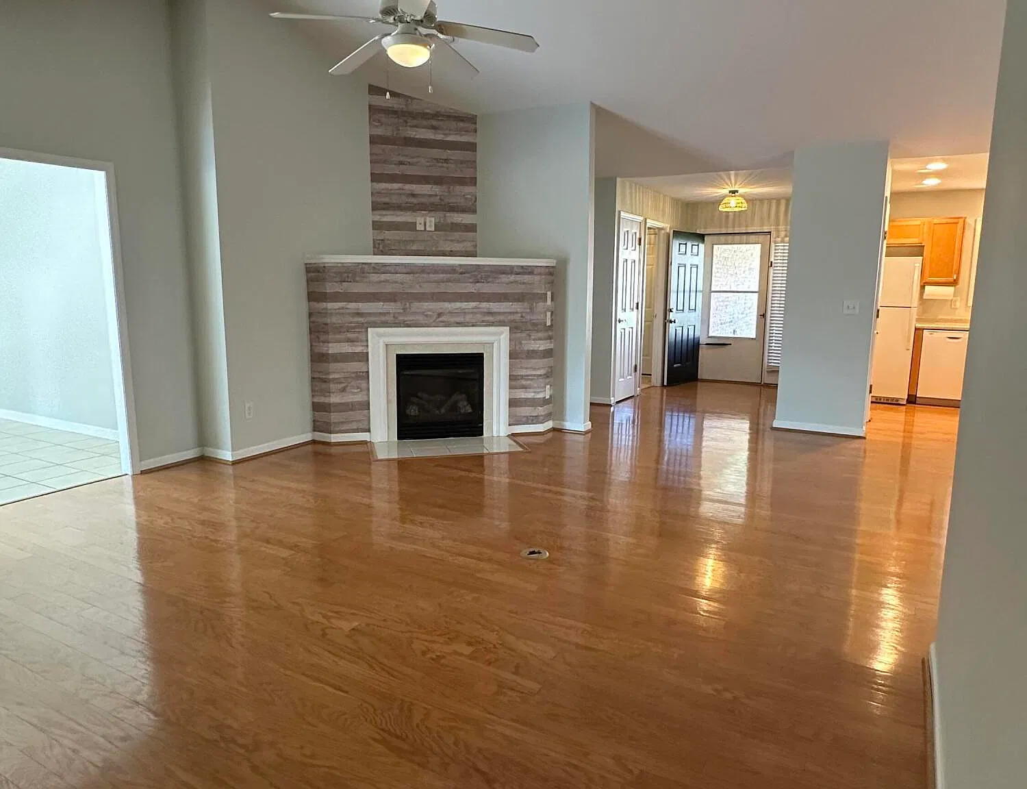 3 bed, 2.0 bath, $2,350 — Photo 3