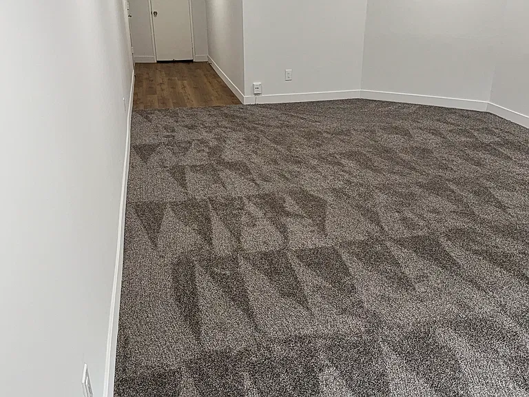 California Euclid Apartments — Photo 40
