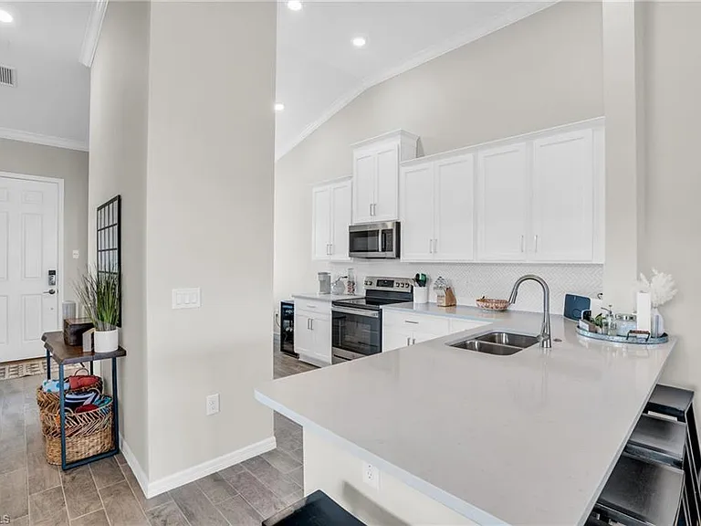 11841 Venetian Lagoon Dr #204 — Photo 14