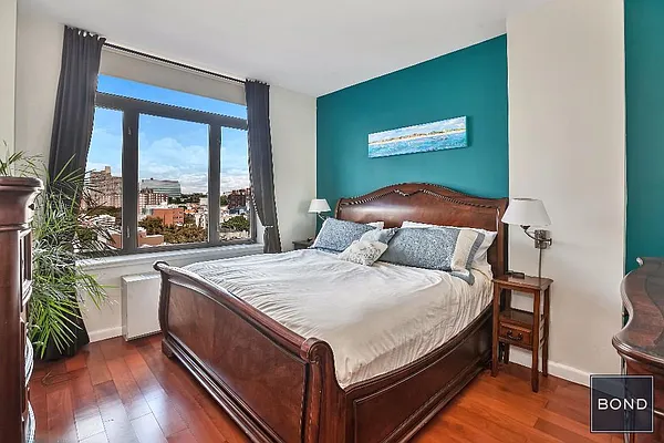 Sold by Bond New York | media 4