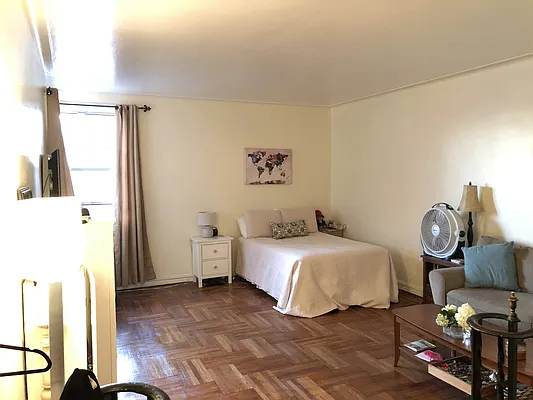 Rented by Lang Realty LLC | media 9