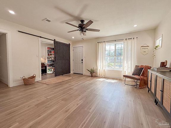 2nd image of 1322 Dexter Ave