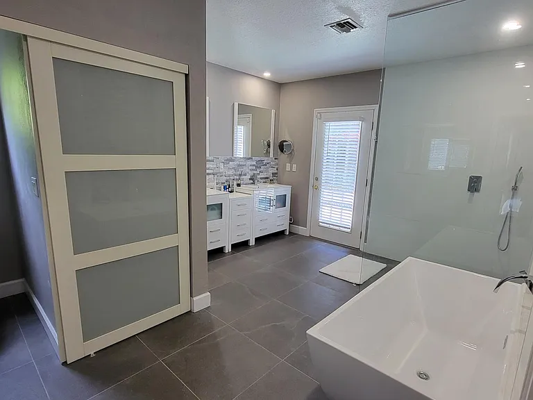 525 Melrose Ave — Photo 12