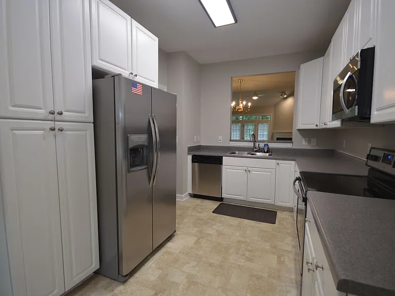 3319 Philmont Dr — Photo 10
