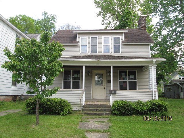 1st image of 929 W Marion St