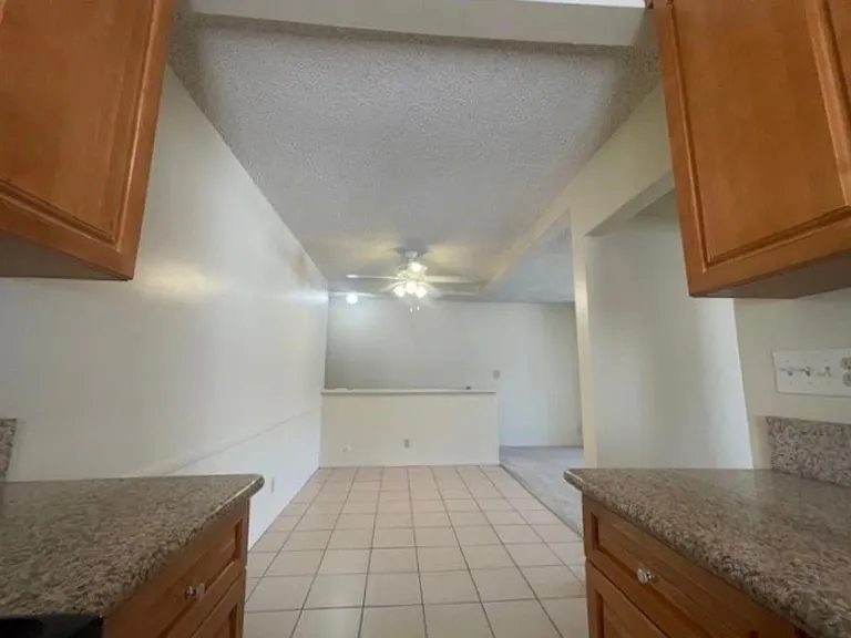 1689 Amberwood Dr #103 — Photo 5