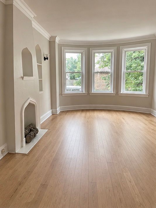 1st image of 3316 W Balmoral Ave #1