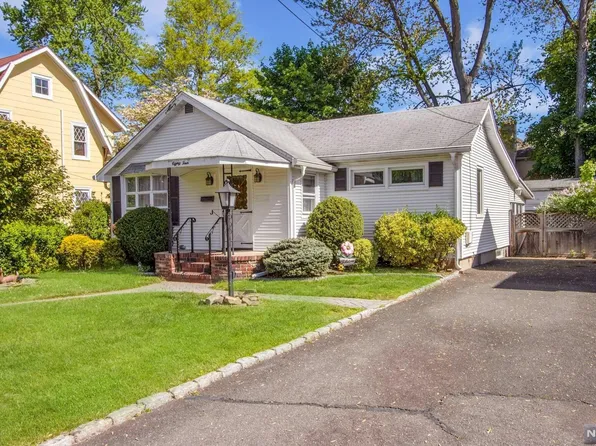 84 Ash St, Westwood, NJ 07675