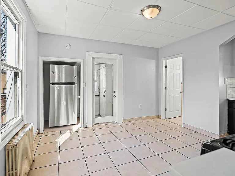 79 Irving St #2 — Photo 12