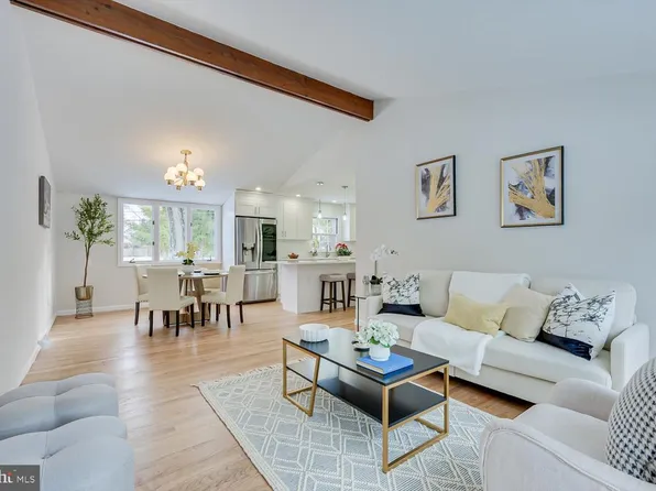 40 Dogwood Ln, Princeton, NJ 08540