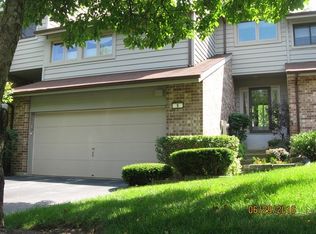 9 Commons Dr, Palos Park, IL