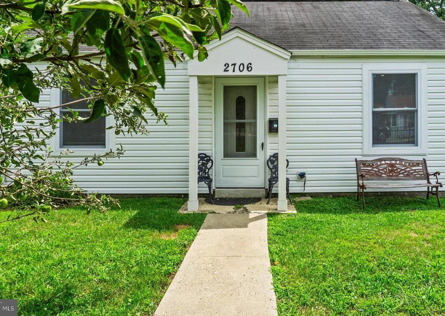2 bed, 1.0 bath, 792 sqft, $2,250 — Photo 1