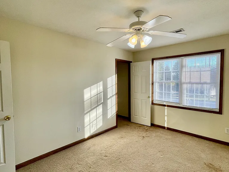 2528 Old Forest Rd #A — Photo 21
