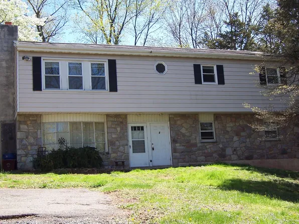 1268 N Valley Rd, Pottstown, PA 19464