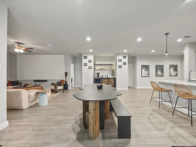 1009 Croxley Way — Photo 14