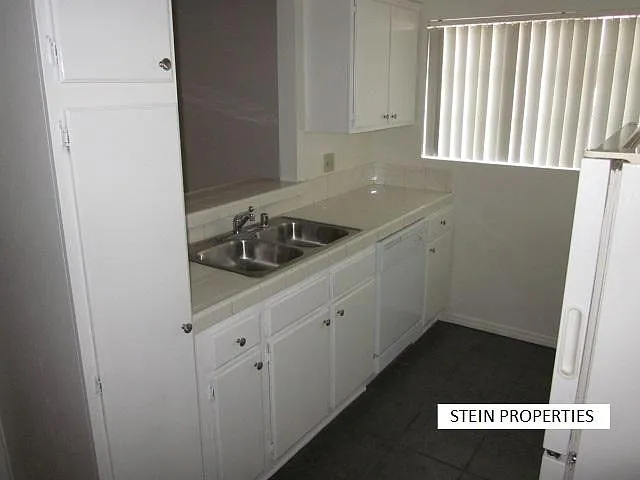 13610 Moorpark St #108 — Photo 7
