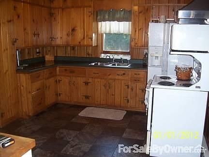 Back door entry to entry to kitchen