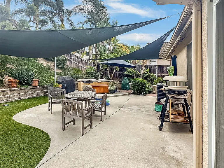 886 Niguel St — Photo 14