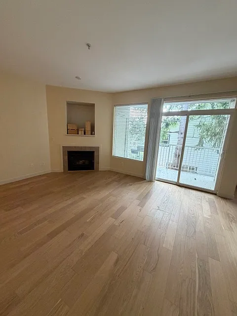 2 bed, 966 sqft, $2,400 — Photo 3