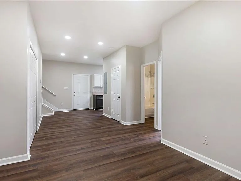 1396 Kennesaw Dr NW #B — Photo 2