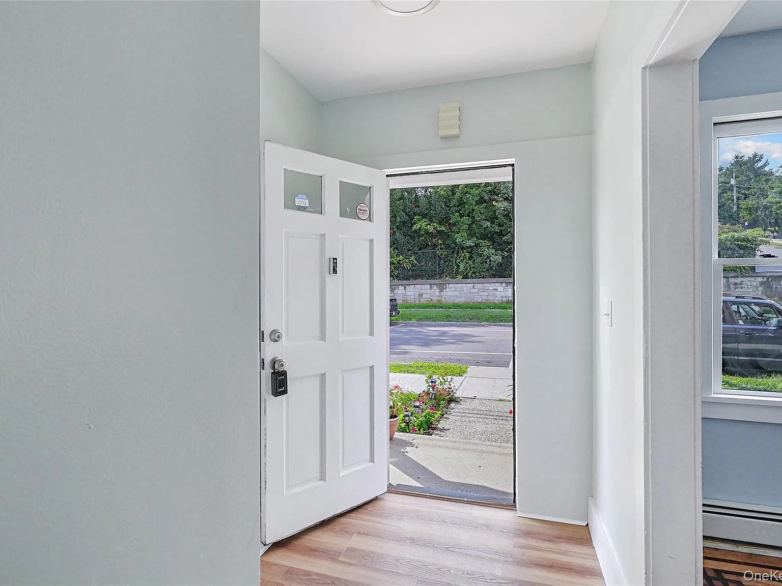 4 bed, 1.5 bath, 1351 sqft, $3,500 — Photo 3