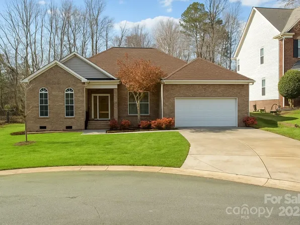 10179 Claybrooke Dr, Charlotte, NC 28262