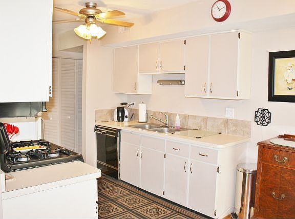 4th image of 704 Gloucester Dr