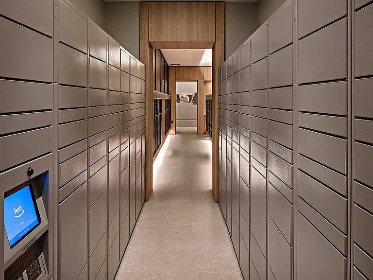 Amazon HUB package lockers