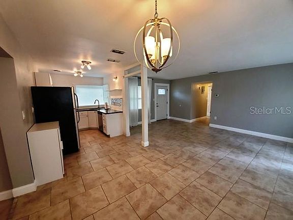 3rd image of 214 Vinewood Dr