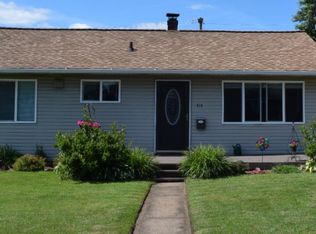 414 E 33rd St, Hibbing, MN 55746
