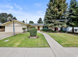950 W Princeton Ave, Visalia, CA 93277