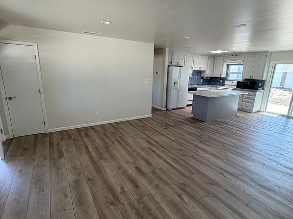 5th image of 4188 Constellation Rd