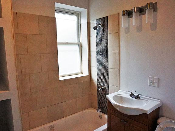 5th image of 4415 S Sawyer Ave #2F