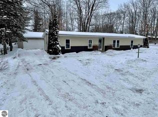2402 Mohawk Pl, Cadillac, MI 49601