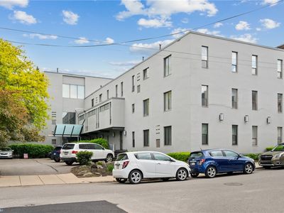 5708 Walnut St APT B2, Pittsburgh, PA, 15232