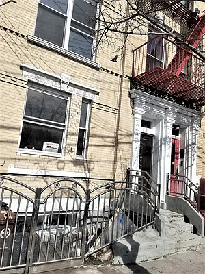 Rented by The Hamilton Group | media 7