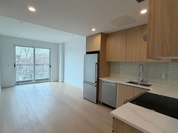 150-02 Northern Blvd #4A, Flushing, NY 11354