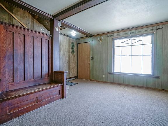 3rd image of 1146 N Main St
