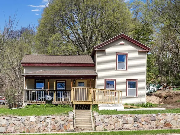 312 8th Avenue, Baraboo, WI 53913