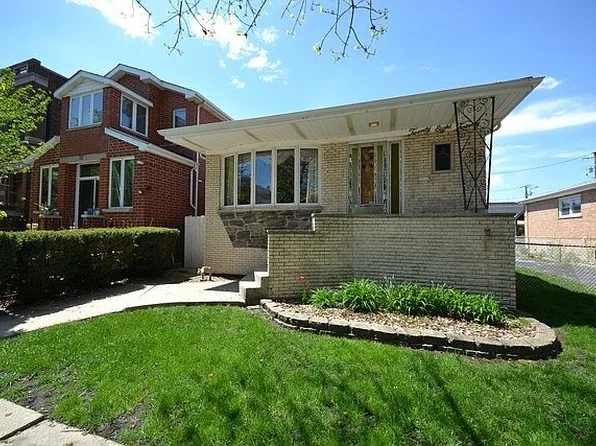 2820 S Shields Ave, Chicago, IL 60616