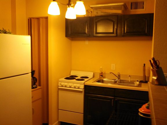 3rd image of 311 Benjamin Franklin Dr