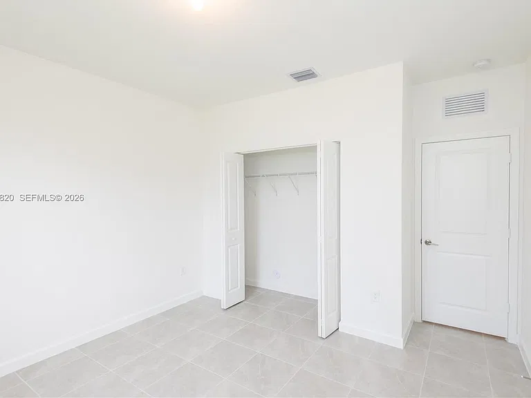 2631 SE 8th Ct #2631 — Photo 36