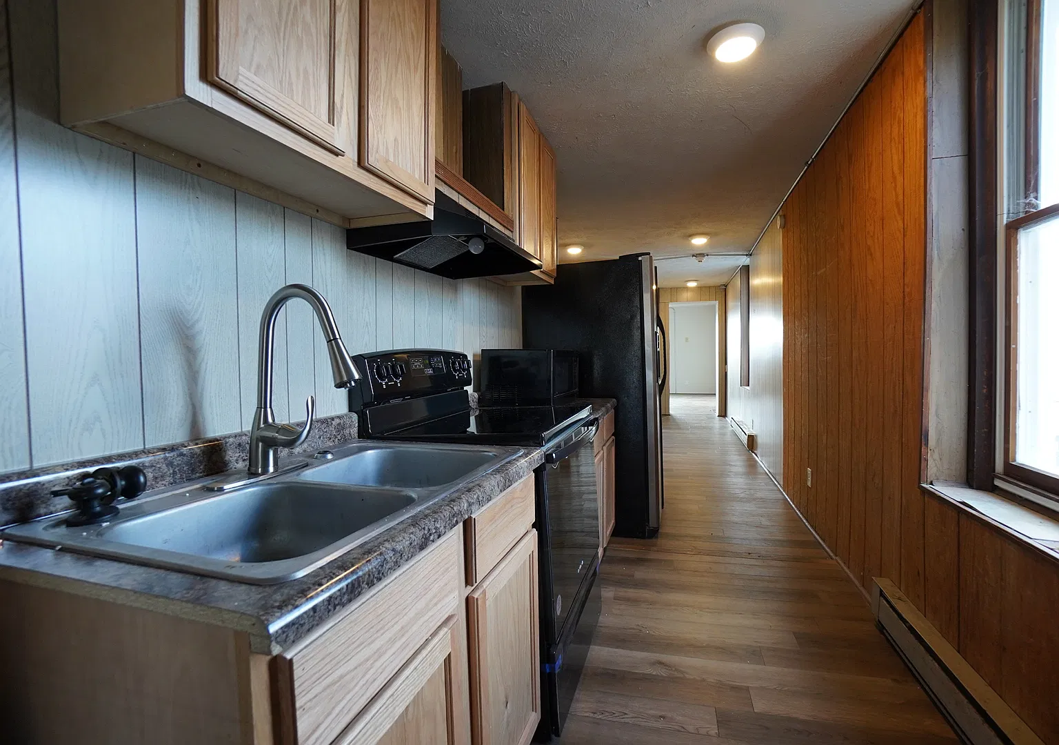 1 bed, 1300 sqft, $800 — Photo 1